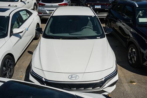 2025 Hyundai ELANTRA Sport