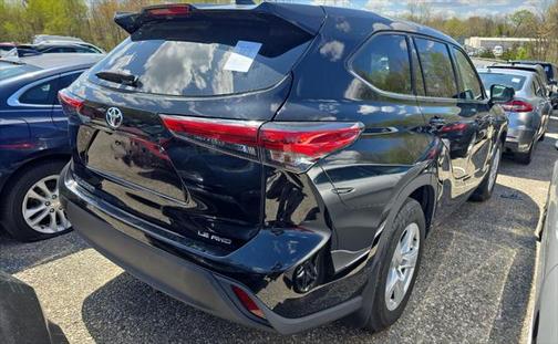 2021 Toyota Highlander LE
