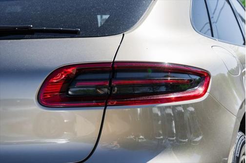 2017 Porsche Macan Base