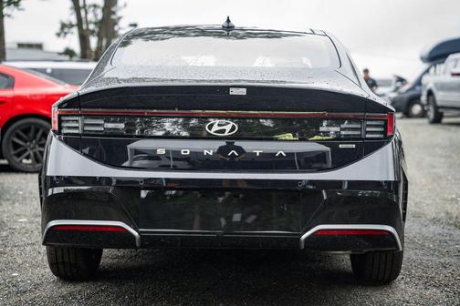2025 Hyundai SONATA Hybrid Limited