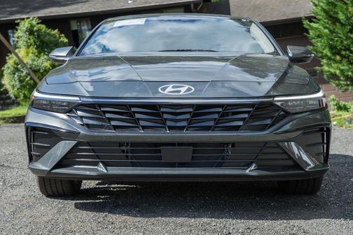 2025 Hyundai ELANTRA HEV Limited