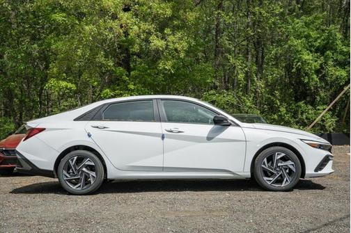 2025 Hyundai ELANTRA Sport