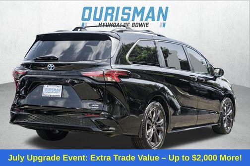 2022 Toyota Sienna XSE 7 Passenger