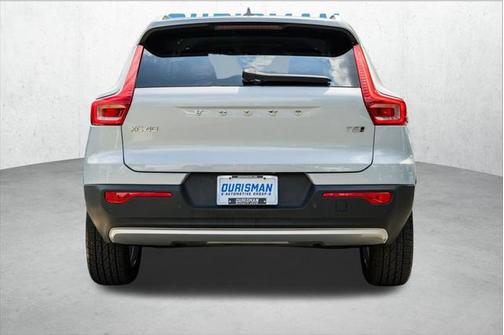 2022 Volvo XC40 T5 Momentum