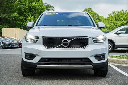 2022 Volvo XC40 T5 Momentum