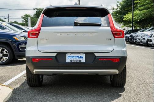 2022 Volvo XC40 T5 Momentum