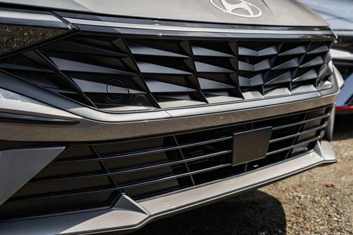 2025 Hyundai ELANTRA HEV Limited