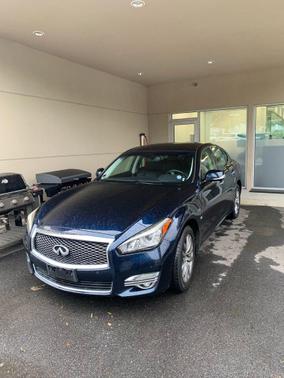 2016 INFINITI Q70 3.7X