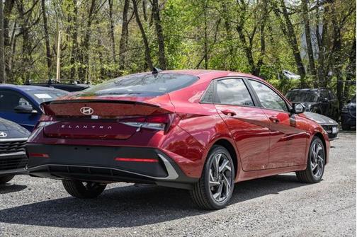 2025 Hyundai ELANTRA Sport