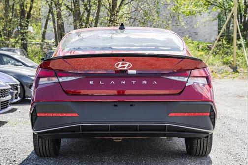 2025 Hyundai ELANTRA Sport
