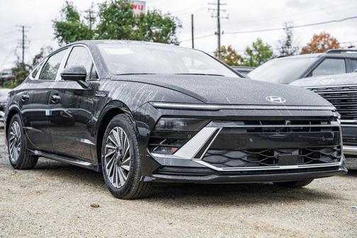 2026 Hyundai SONATA Hybrid Limited