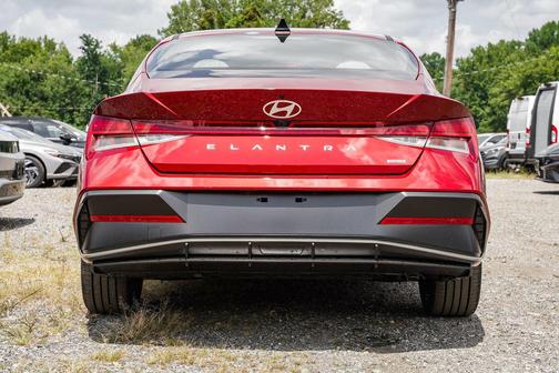 2025 Hyundai ELANTRA HEV Limited