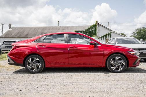 2025 Hyundai ELANTRA HEV Limited