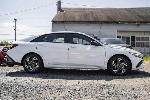 2025 Hyundai ELANTRA Sport