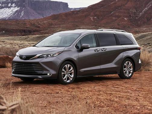 2022 Toyota Sienna XLE 8 Passenger