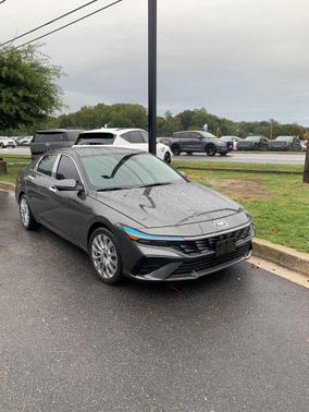 2024 Hyundai ELANTRA Limited
