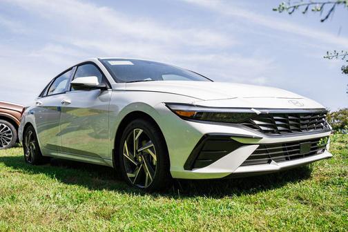 2025 Hyundai ELANTRA HEV Limited
