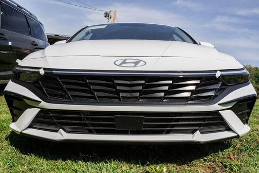 2025 Hyundai ELANTRA HEV Limited