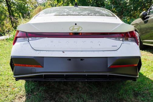 2025 Hyundai ELANTRA HEV Limited