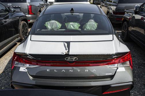 2025 Hyundai ELANTRA HEV Limited