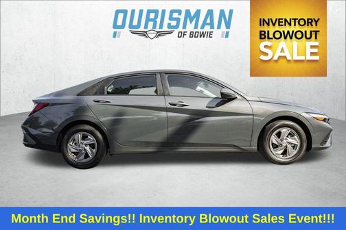 2025 Hyundai ELANTRA SE