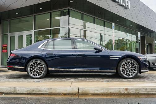 2026 Genesis G90 e-SC