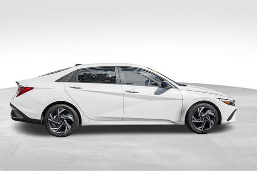2025 Hyundai ELANTRA Sport