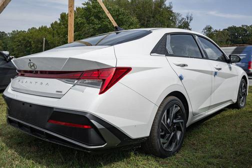 2025 Hyundai ELANTRA HEV Limited