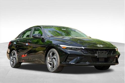 2025 Hyundai ELANTRA SEL
