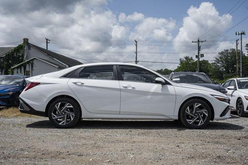 2025 Hyundai ELANTRA HEV Limited