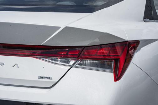 2025 Hyundai ELANTRA HEV Limited