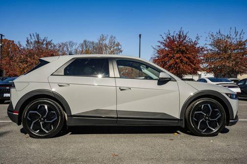 2024 Hyundai IONIQ 5 SEL