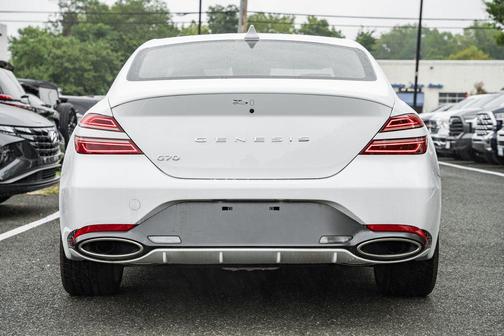 2025 Genesis G70 2.5T RWD