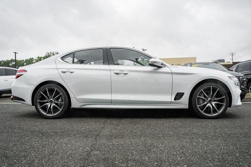 2025 Genesis G70 2.5T RWD
