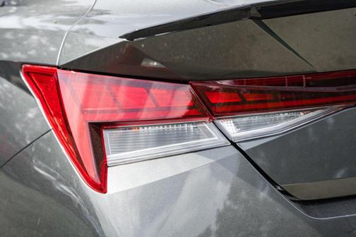 2025 Hyundai ELANTRA HEV SEL Sport