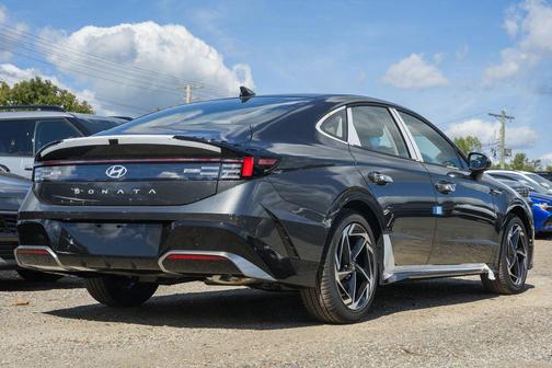 2026 Hyundai SONATA SEL