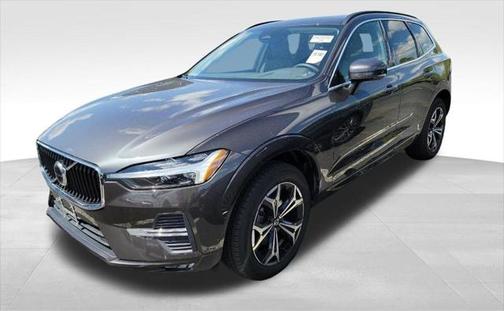 2022 Volvo XC60 B5 Momentum