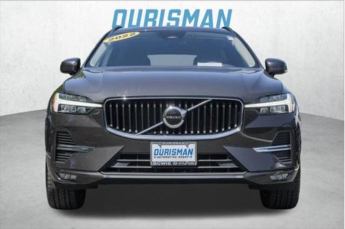 2022 Volvo XC60 B5 Momentum