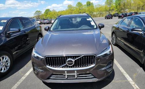 2022 Volvo XC60 B5 Momentum