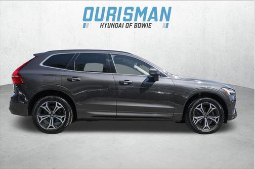 2022 Volvo XC60 B5 Momentum