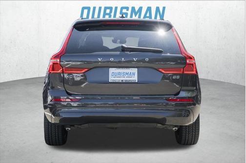 2022 Volvo XC60 B5 Momentum