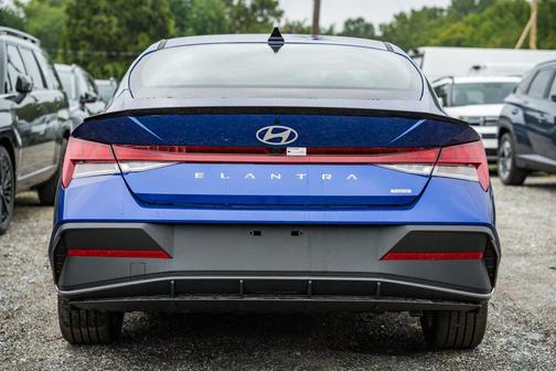 2025 Hyundai ELANTRA HEV SEL Sport