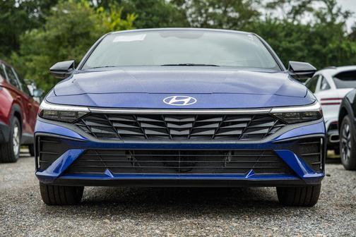 2025 Hyundai ELANTRA HEV SEL Sport