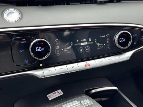 2025 Genesis GV70 2.5T