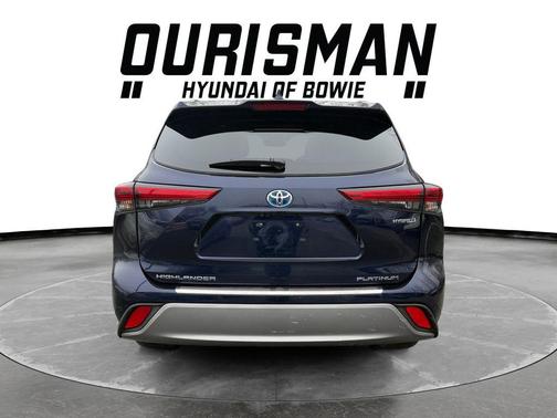 2023 Toyota Highlander Hybrid Platinum