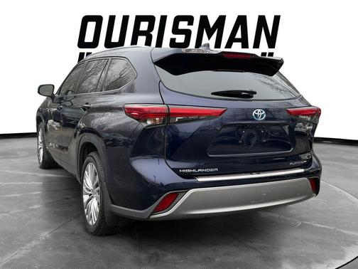 2023 Toyota Highlander Hybrid Platinum