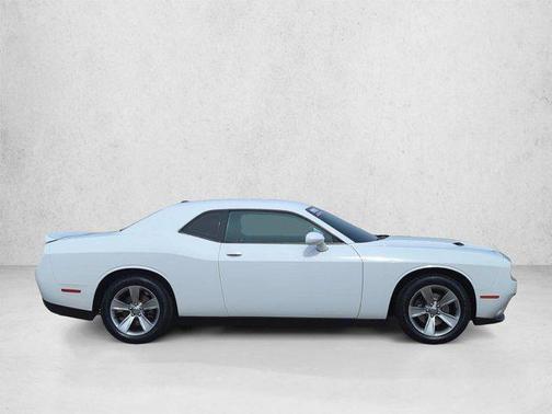 White Knuckle Clearcoat 2019 Dodge Challenger SXT