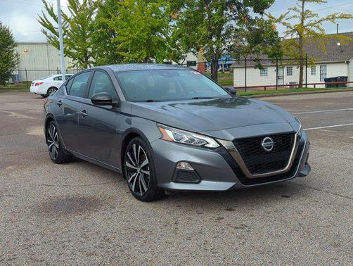 2022 Nissan Altima SR FWD