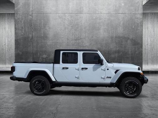 2024 Jeep Gladiator Willys