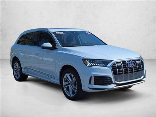 2023 Audi Q7 45 Premium Plus